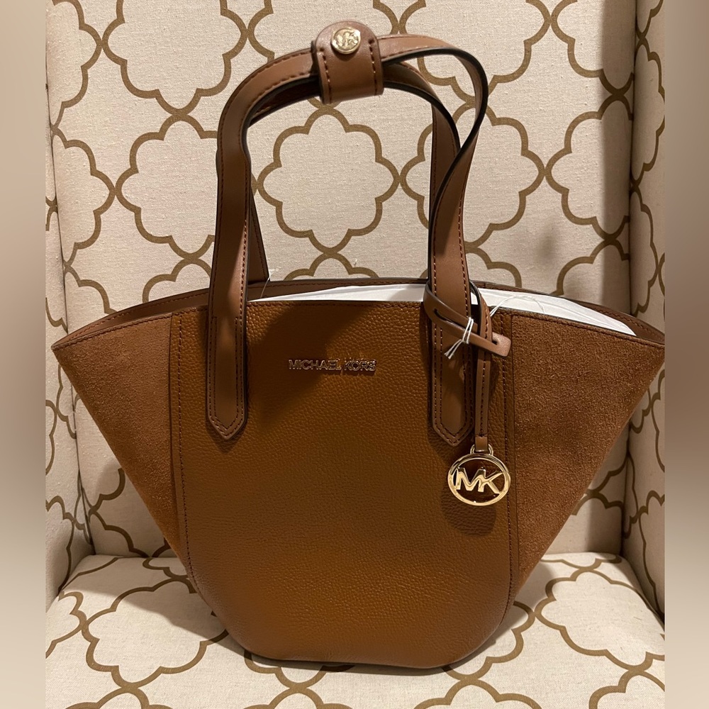 Michael Kors Portia purse and dust cover.  Beautifull brown w soft suede sides